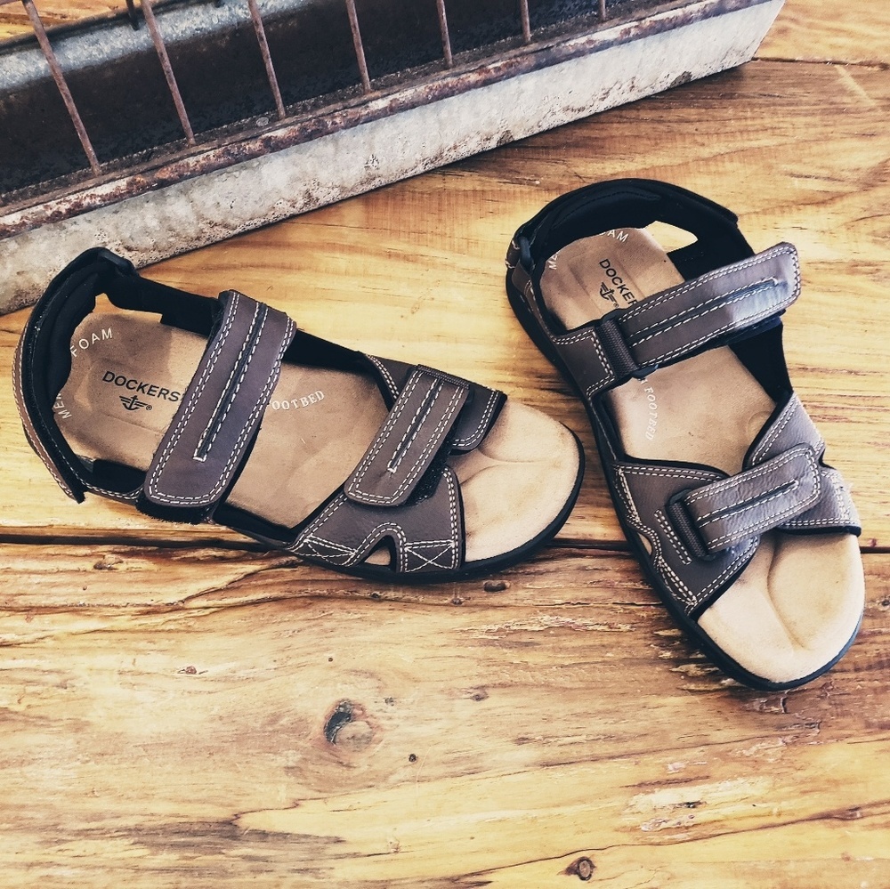 New! Mens Dockers Sandal